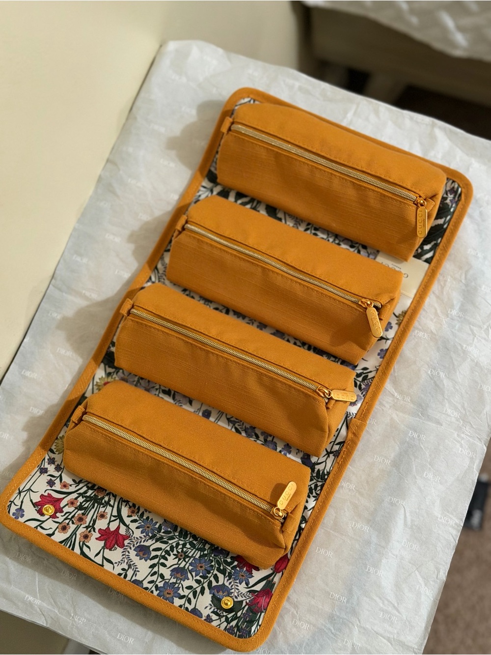 Brand new Gucci mustard yellow beauty travel Pouch with Gold Logo - Picture 4 of 17